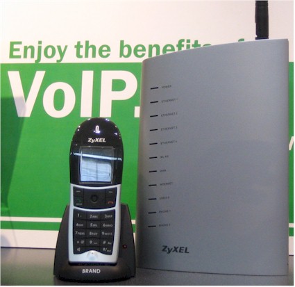 ZyXEL Wireless VoIP Gateway with DECT Station