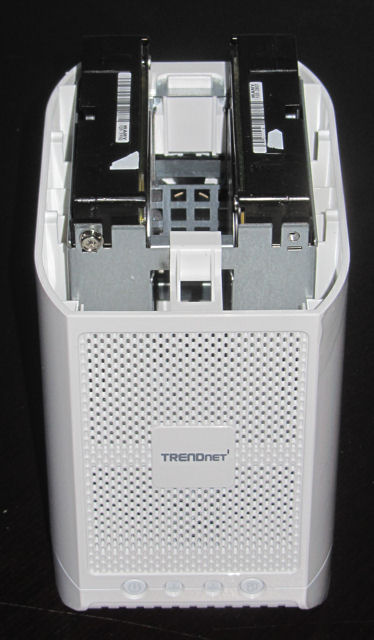 TRENDnet TN-200 disk mounting