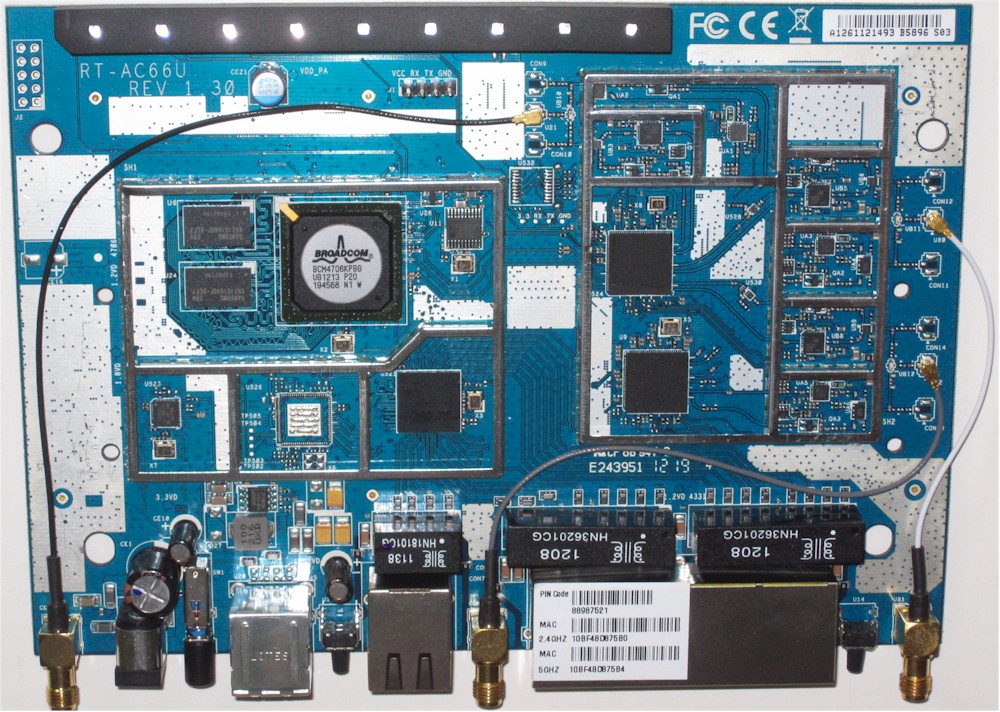 ASUS RT-AC66U board top without heatsink