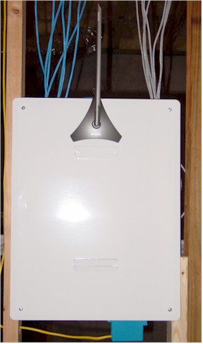  Figure 9: Antenna mounted on enclosure cover (click image to enlarge)