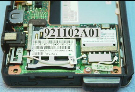 Detail of Dell Axim X30 radio and antennas