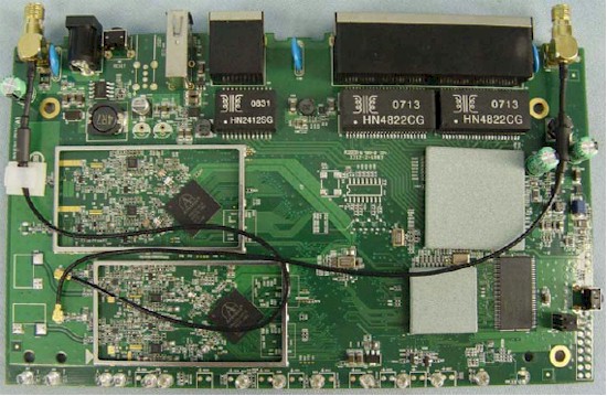 DIR-825 B1 board, shields removed