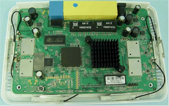 EnGenius ESR7750 Internal view