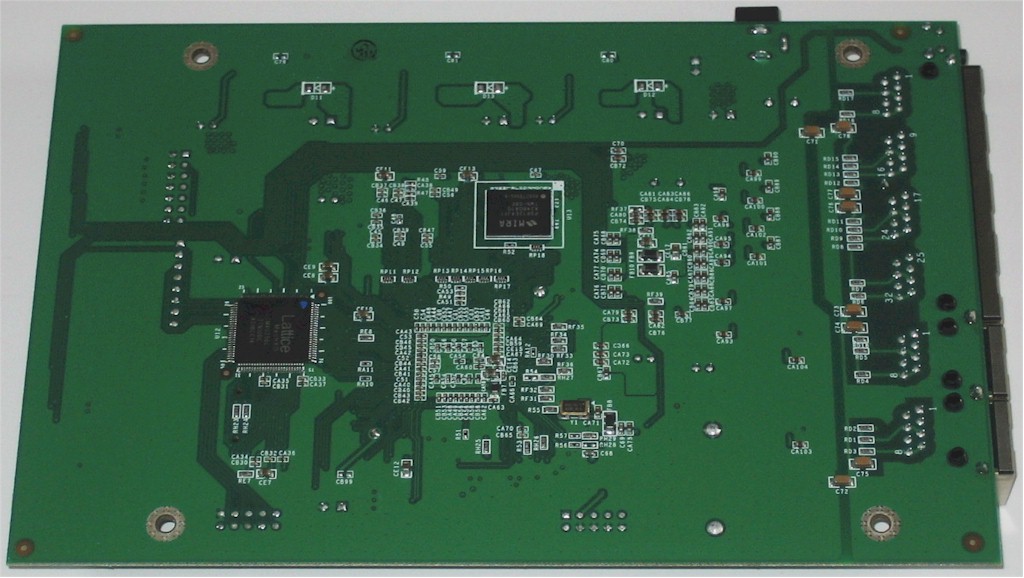 Cisco RV042 board bottom