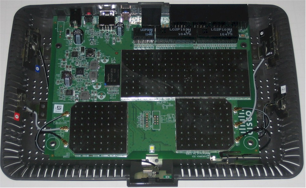 Linksys E4200V2 inside view