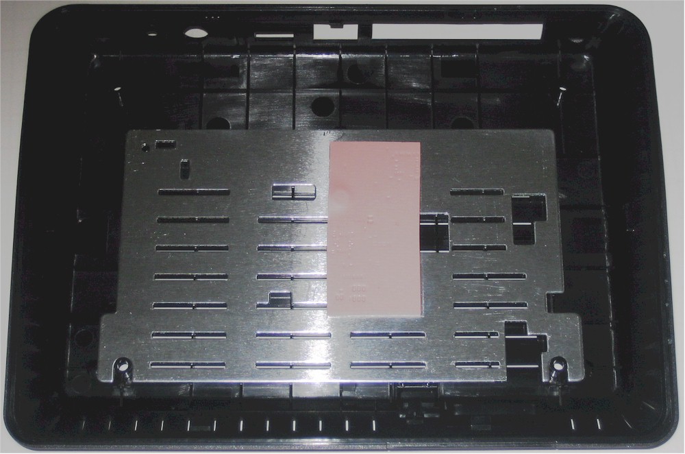 DIR-827 bottom heatsink