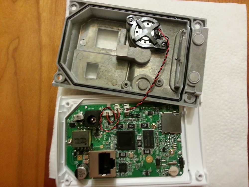 D-Link DCS-2310L housing disassembled, showing metal case