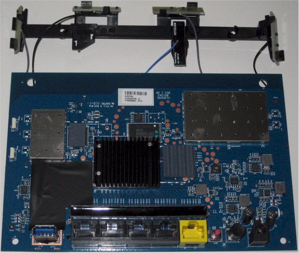 NETGEAR R6250 inside