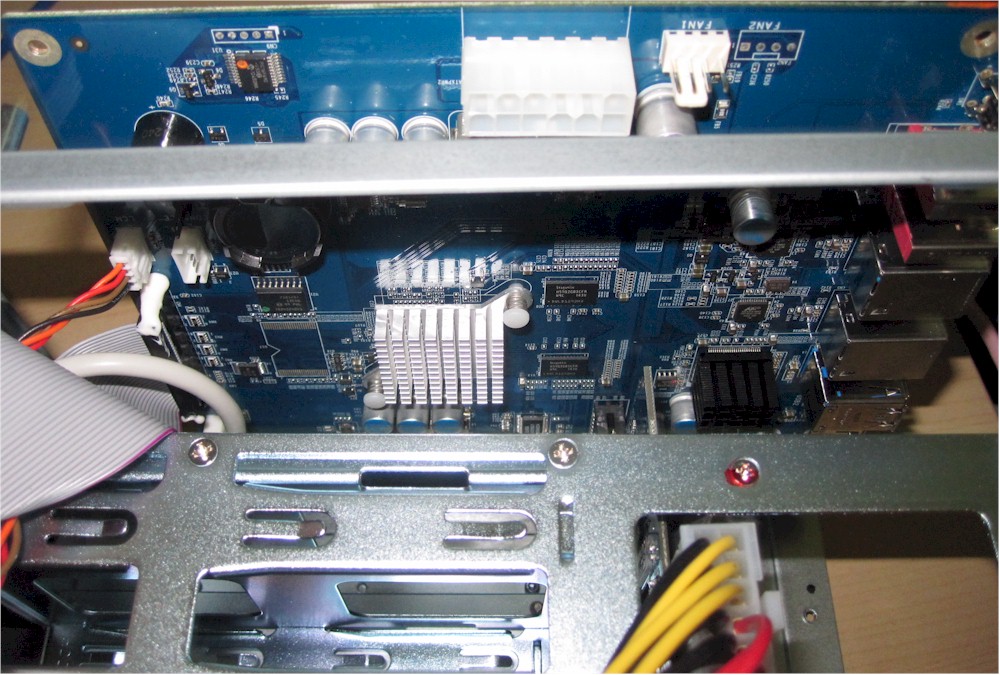 Partial view of QNAP TS-421 / TS-420 board