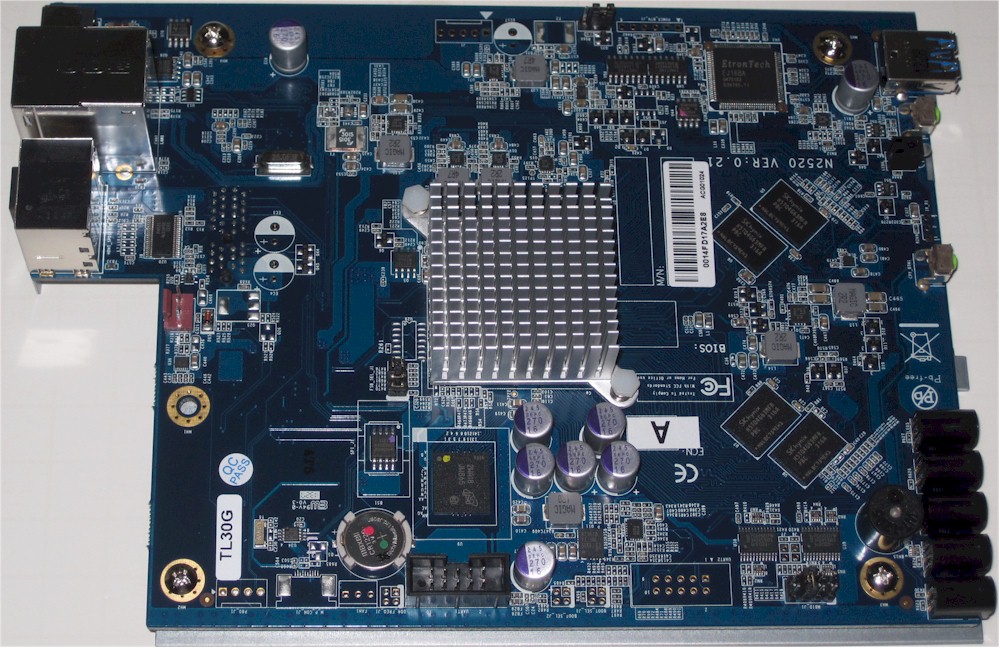 Thecus N2560 board with heatsink