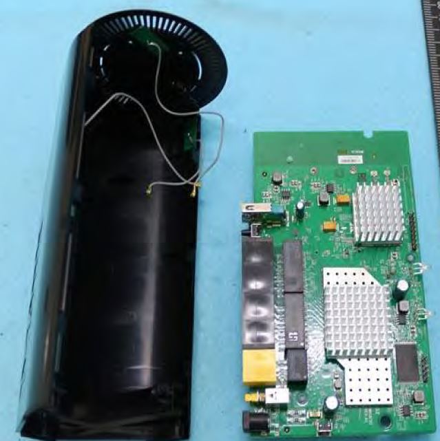 D-Link DIR-860 inside