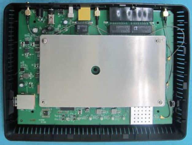 D-Link DIR-880L inside