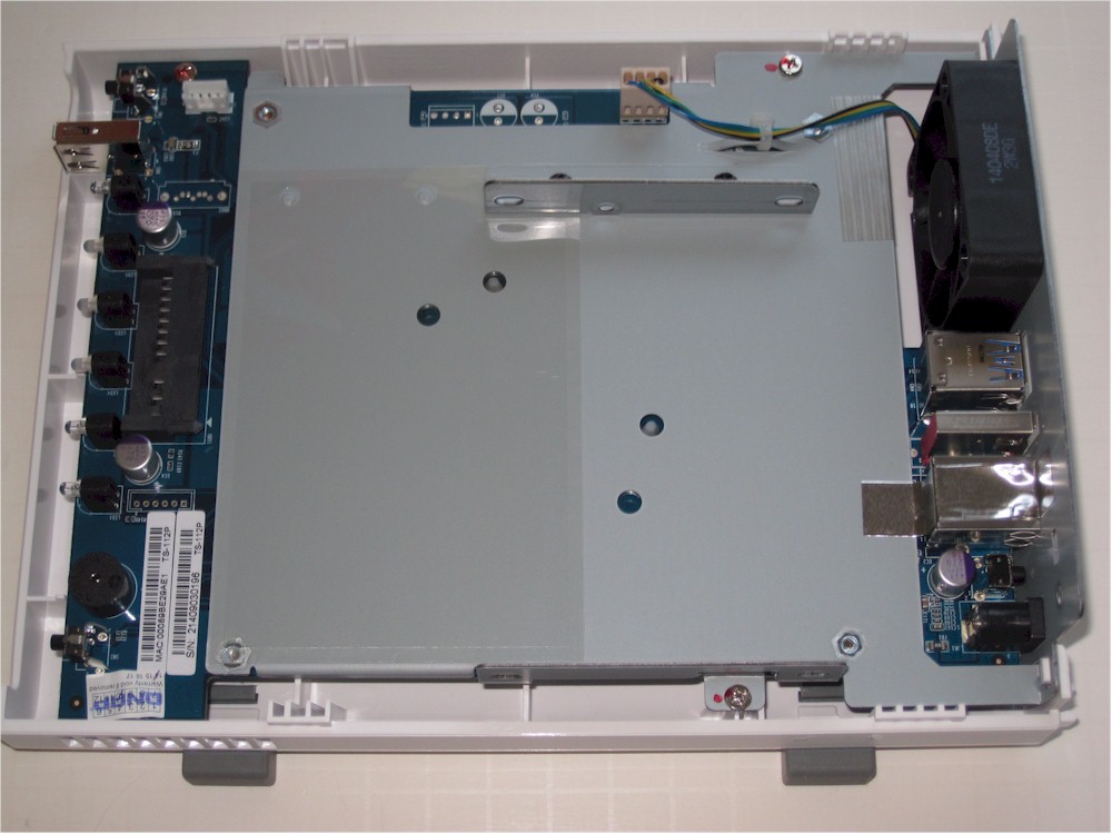 QNAP DiskStation TS-112P inside