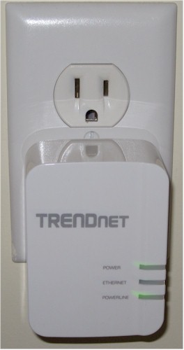 TRENDnet TPL-420E plugged in