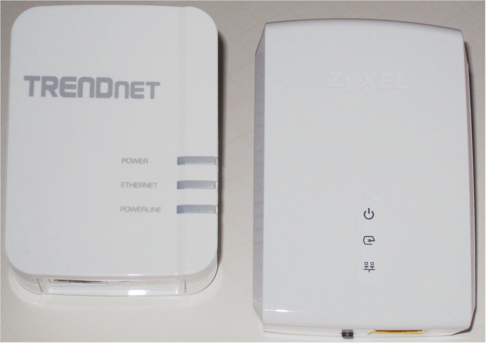 TRENDnet TPL-420E & ZyXEL PLA5405 size compare