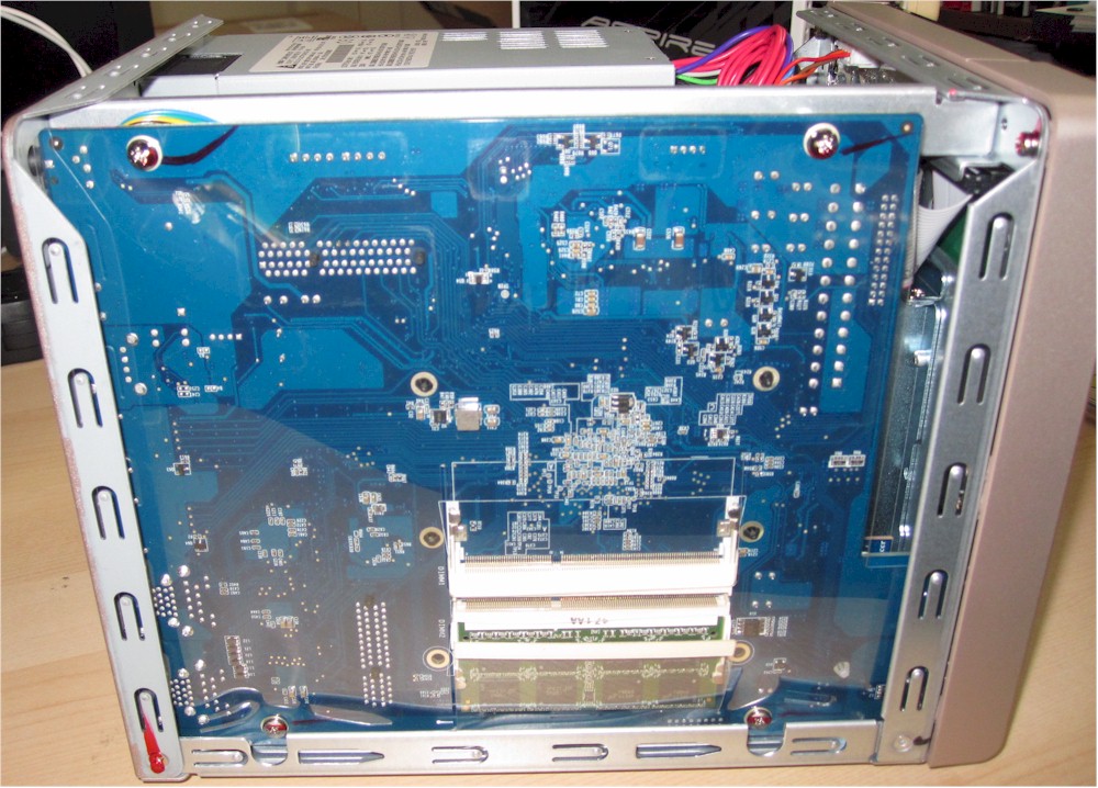 QNAP TVS-463 inside