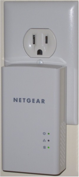 NETGEAR PL1200 plugged in