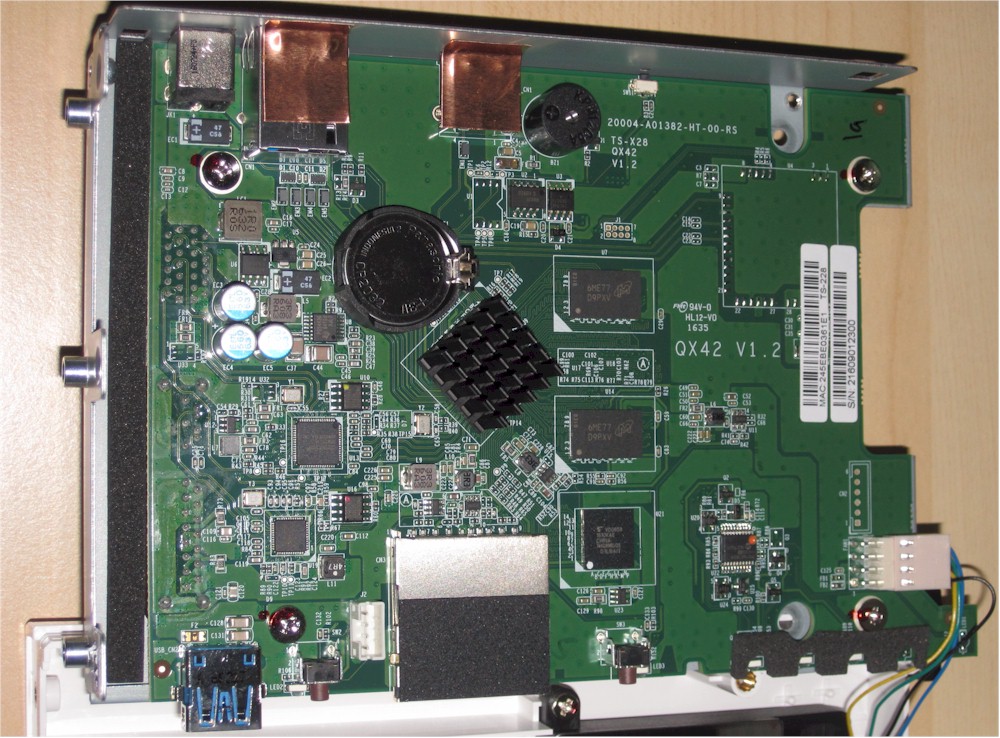 QNAP TS-228 board