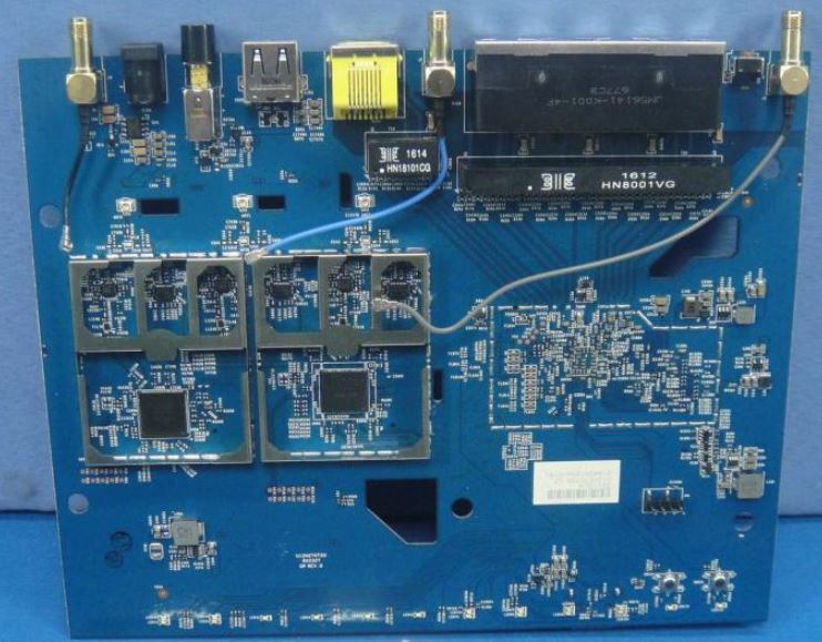 NETGEAR R7000P board radio side