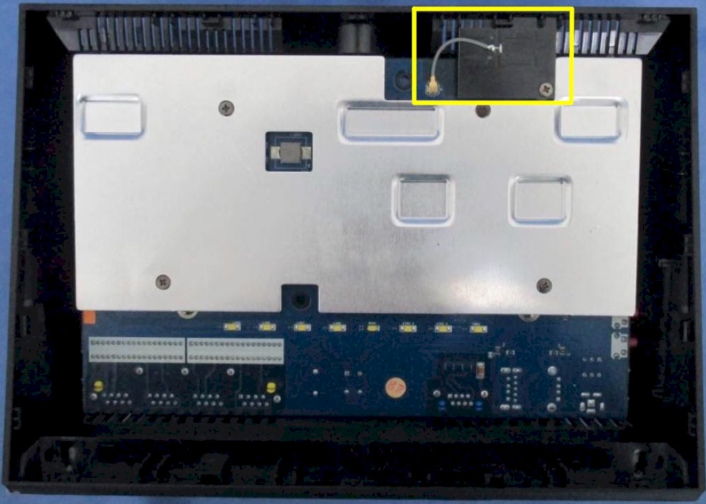 ASUS RT-AC86U inside with fourth antenna detail