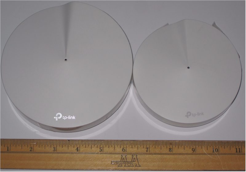 TP-Link Deco M9 Plus (L) & Deco M5 (R)